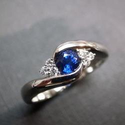 Diamonds Wedding Ring with Blue Sapphire in 14K White Gold