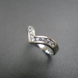 Wedding Ring with White Sapphire in 14K White Gold
